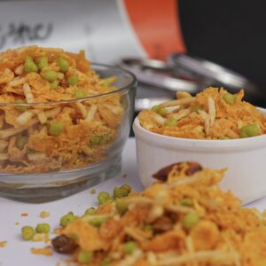 Khatta Meetha Chivda – Sweet & Tangy Snack Symphony